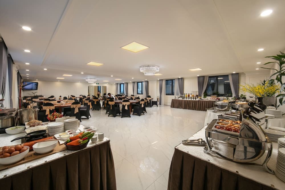 Adonis Hotel