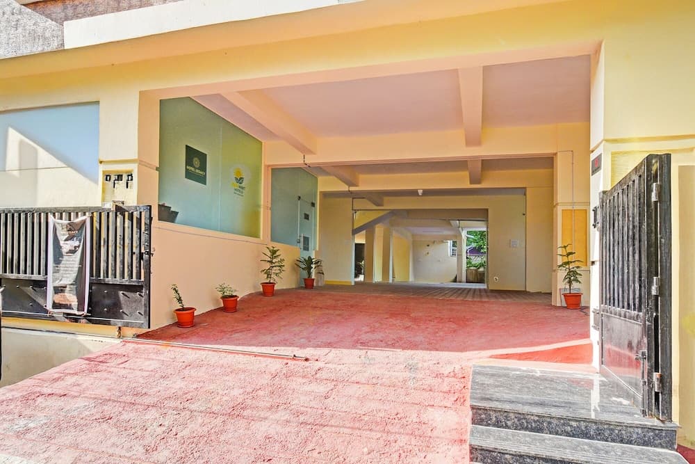 Fabhotel Legacy