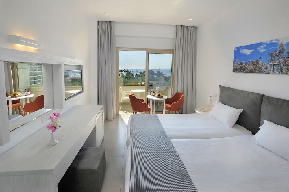 Nissiana Hotel