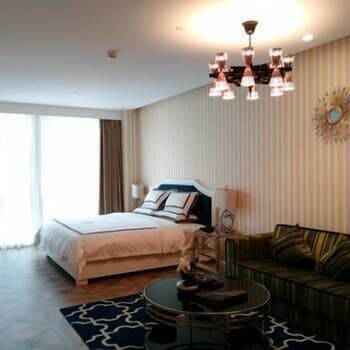 Lock Hotel
