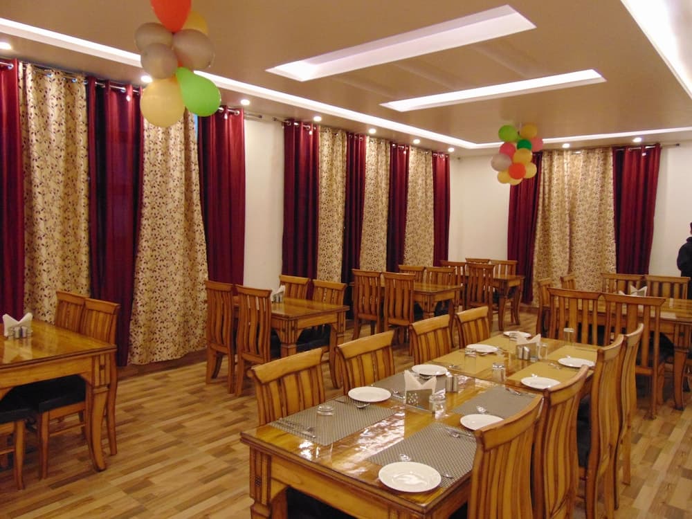 Hotel Dewan Palace Dharamshala