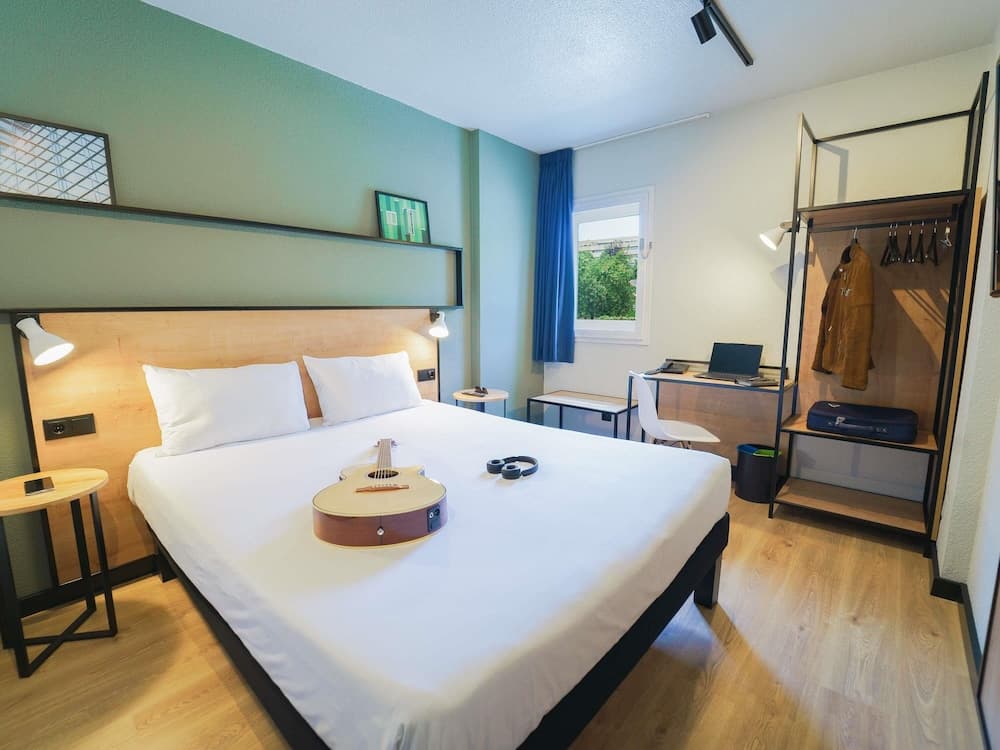Ibis Guimaraes