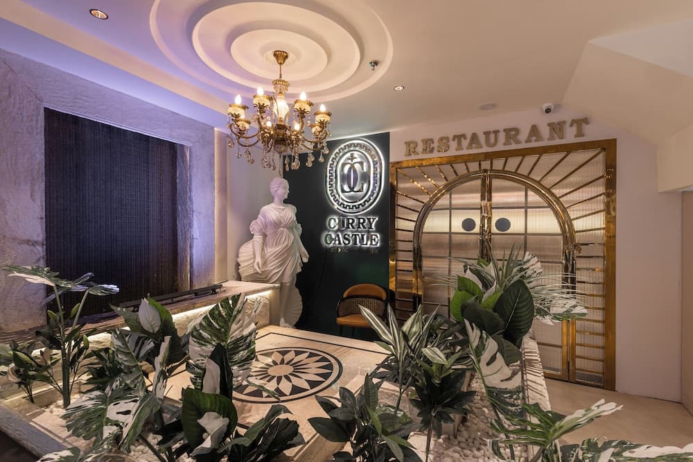 Deep Hotel