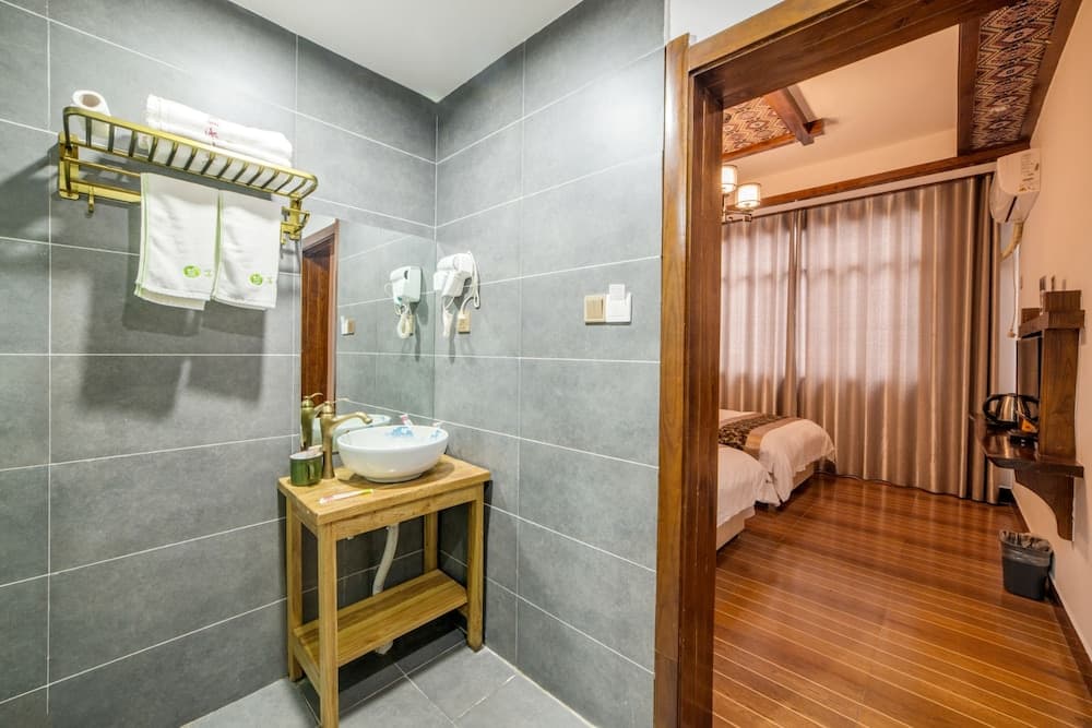 Military Theme Inn