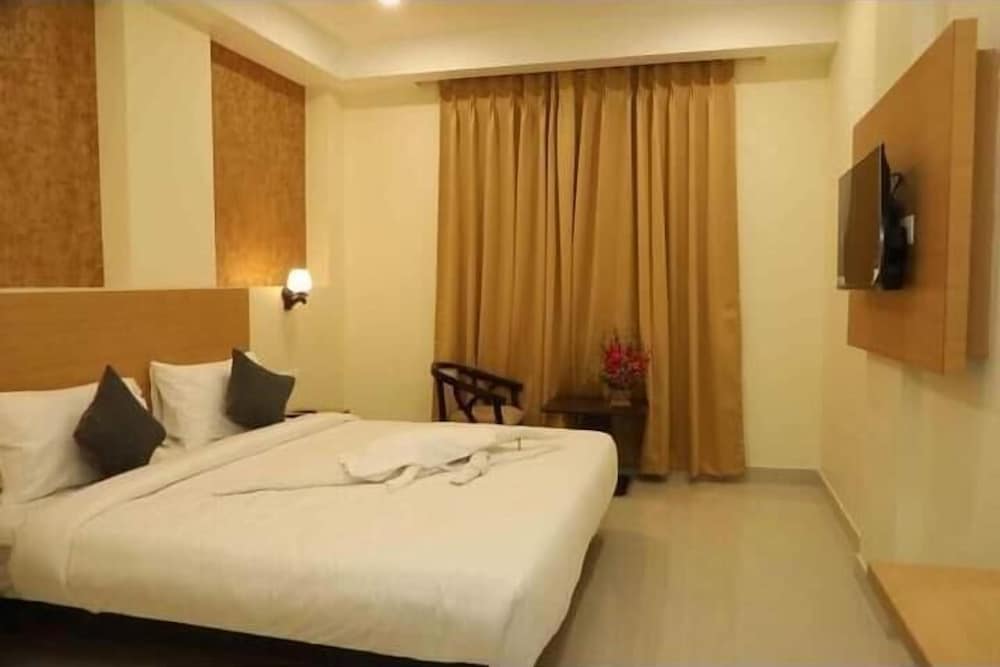 Yatharth Inn