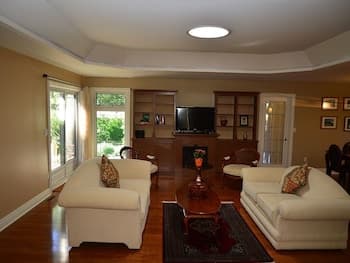 Five Point Cottage