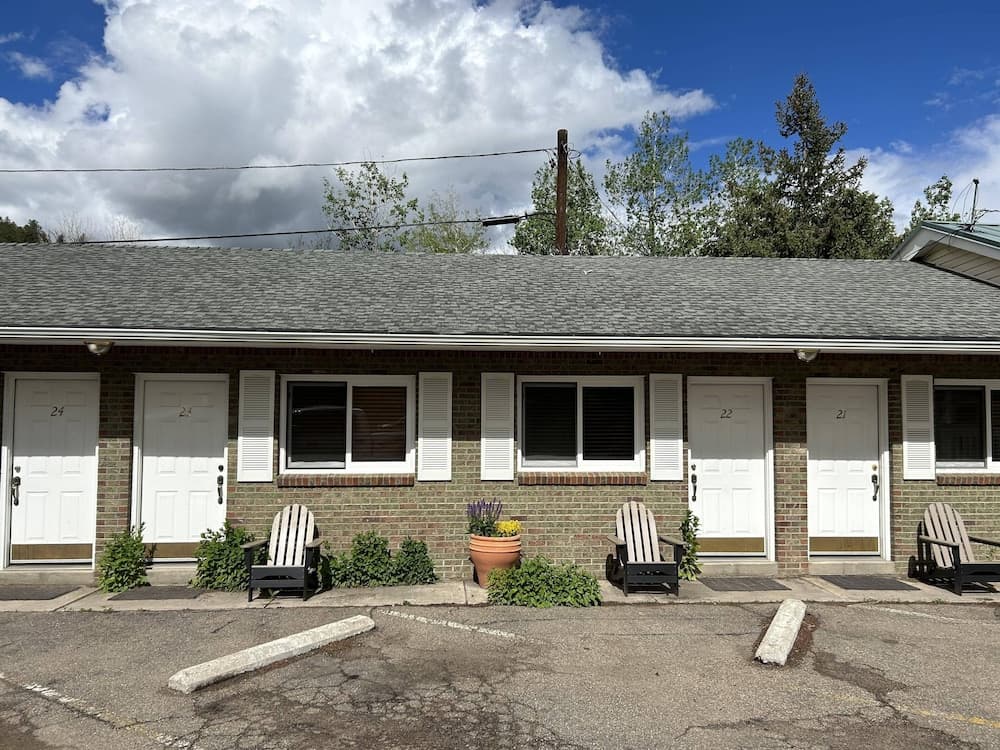 Columbine INN