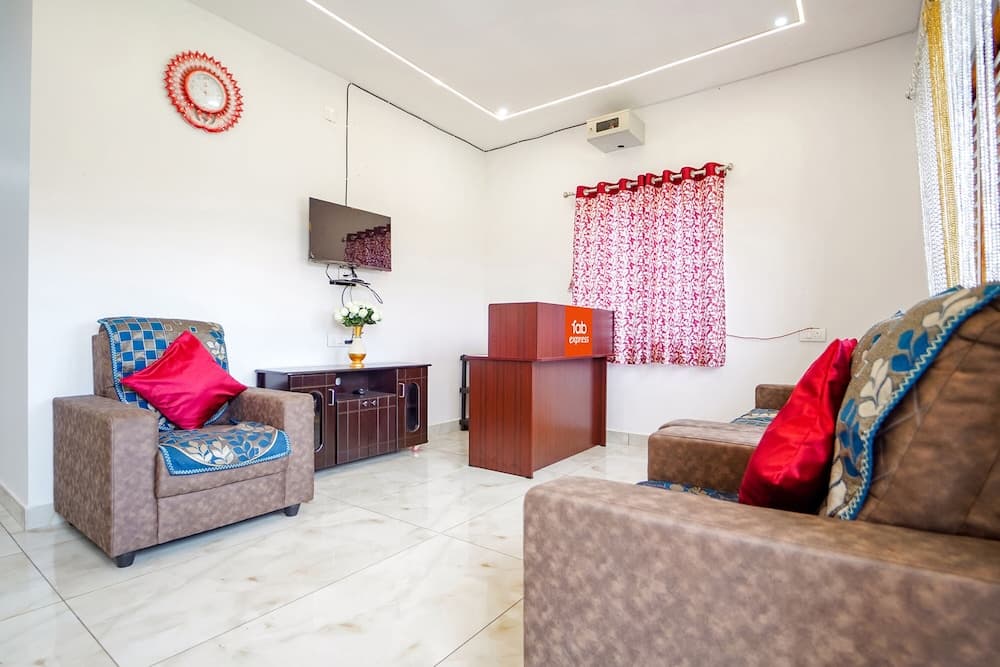Fabexpress Amuthu Residency