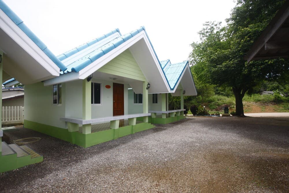 Chompoo Resort