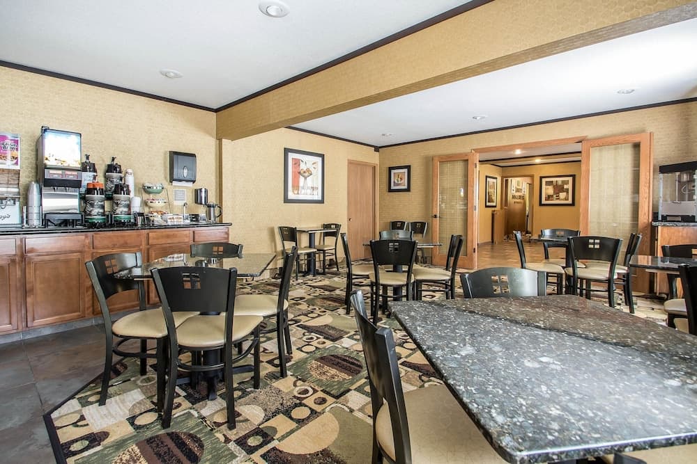 Quality Inn & Suites Decorah