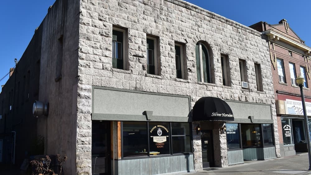 Silver Horseshoe Inn