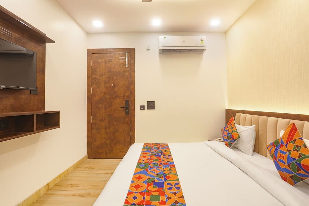 Fabhotel Sugar Inn