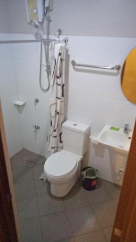 R Suites