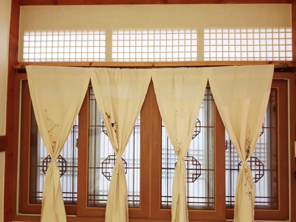 Yu Jung Hanok