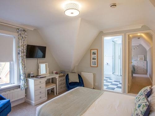 The Castleton Hotel