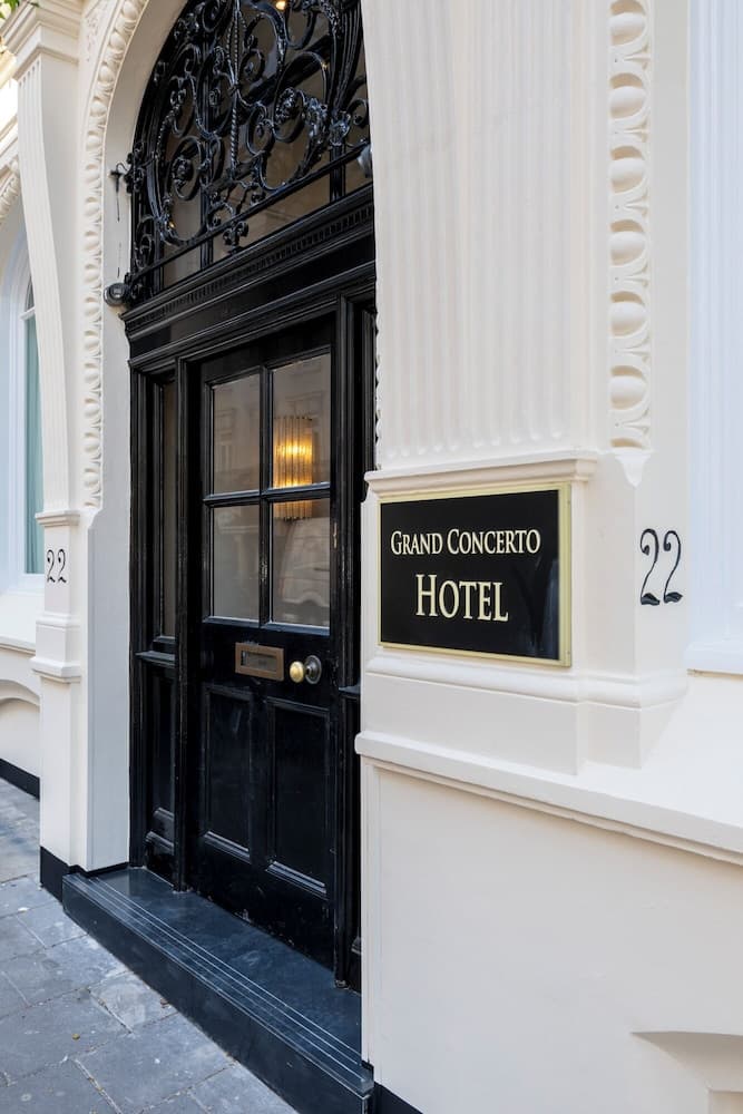 Castleton Hotel