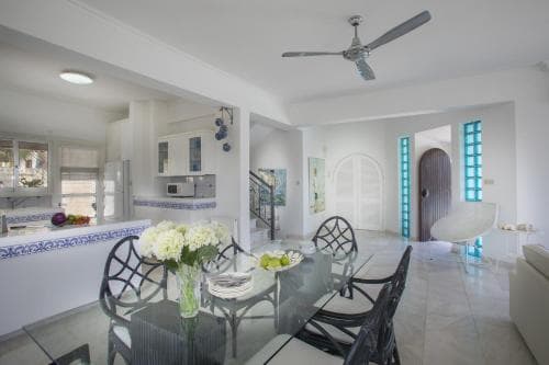 Mazeri Villa