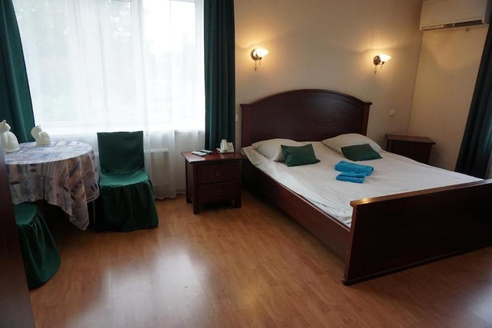 Hotel Duets