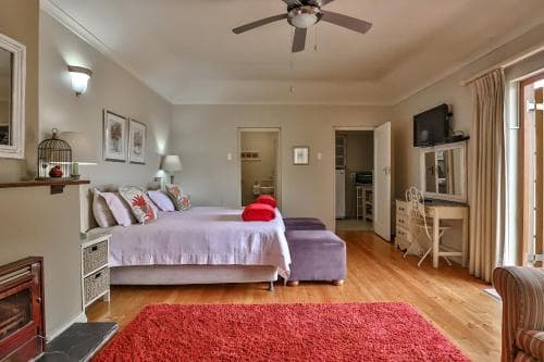 Two Oaks B&B