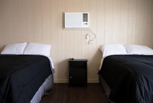 7 Oaks Lodging
