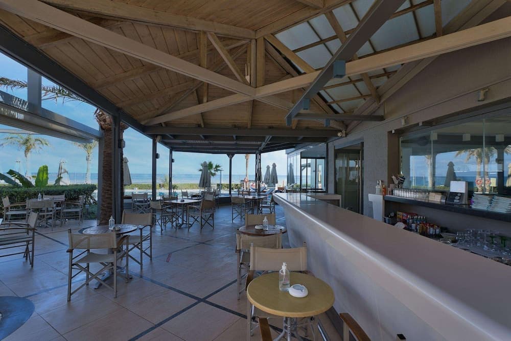 Pearl Beach Rethymno