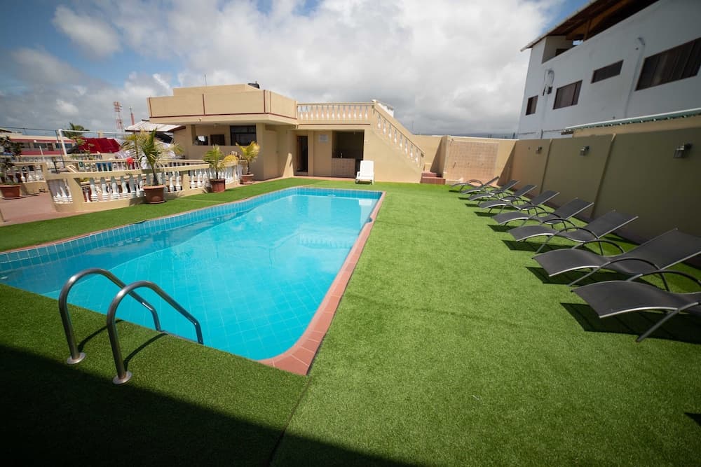 Hotel Red Booby