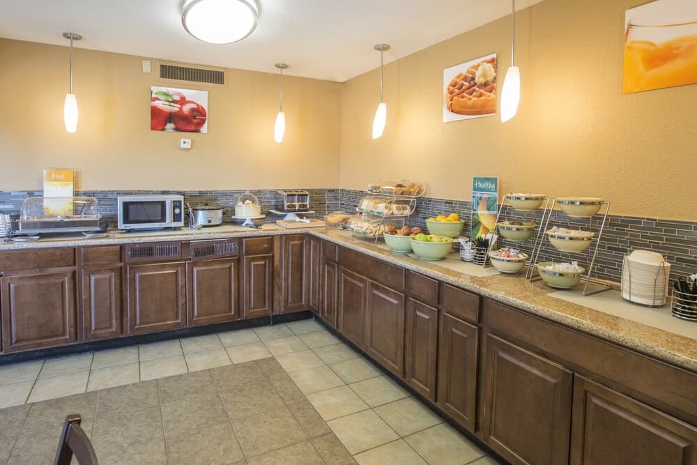 Quality Inn & Suites Denver Stapleton