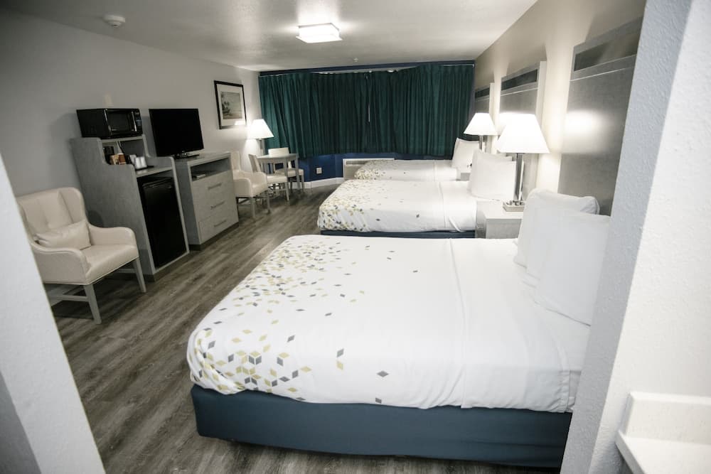 Anchor Beach Inn