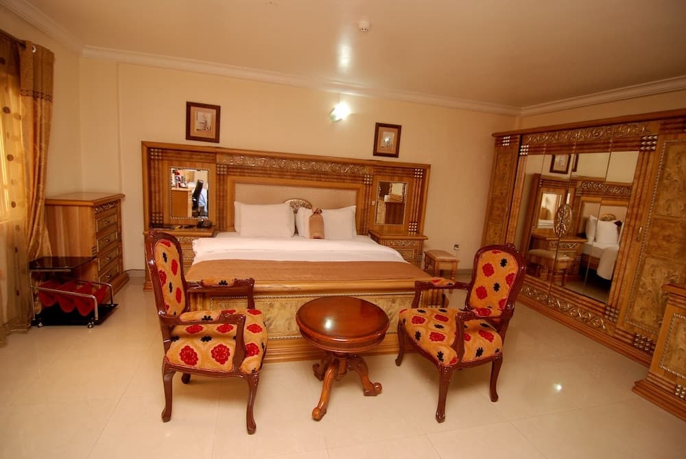 Ayalla Hotels now Elomas Hotel-Executive