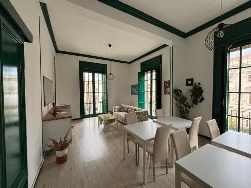 Cosmopolitan B&b