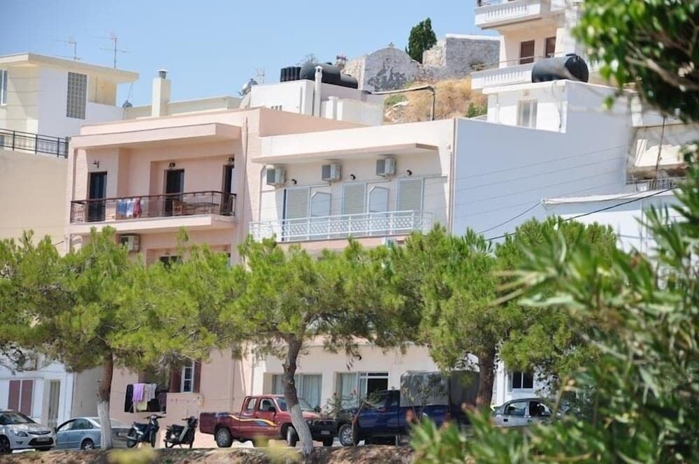 Nora Hotel