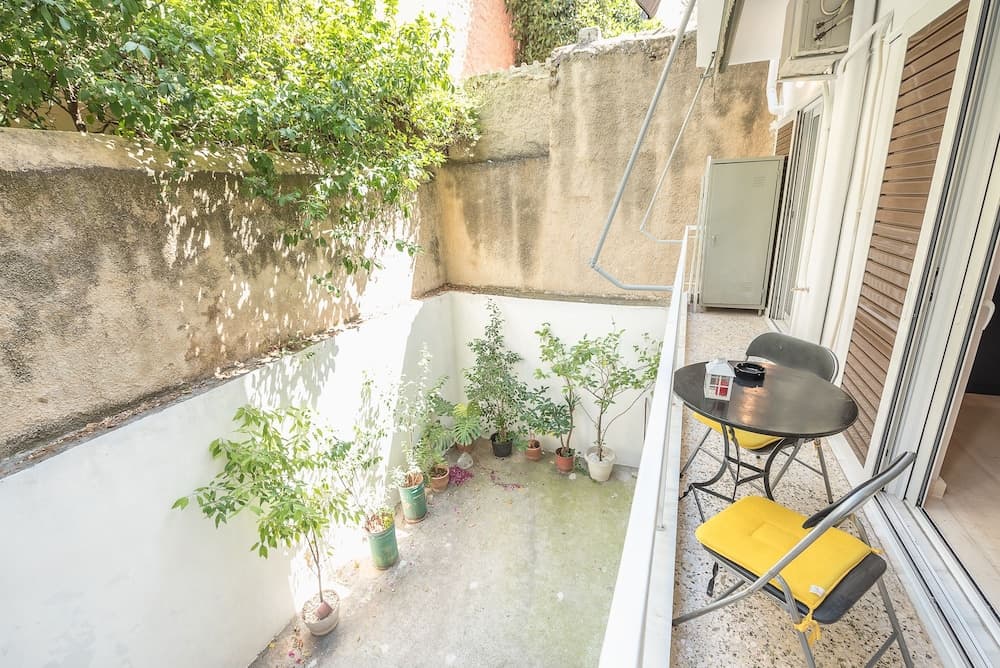 Central, Quiet, Cozy, Very Clean Private Apartment close to Acropolis
