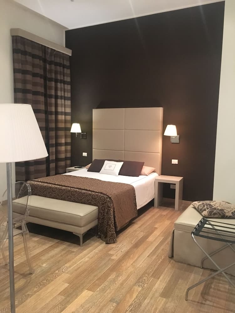 Suite 70