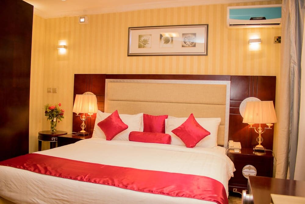 Simama Hotel