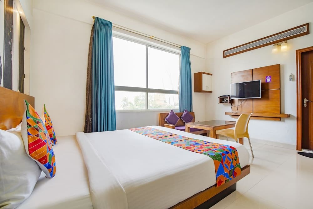 Fabhotel Pluspoint Suite