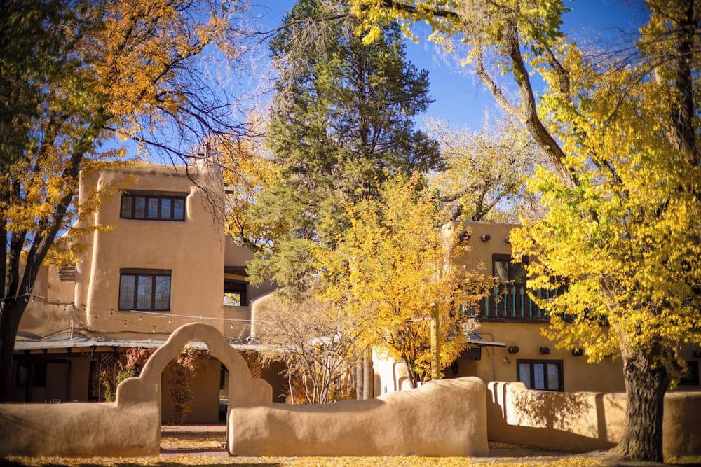 Sagebrush Inn & Suites