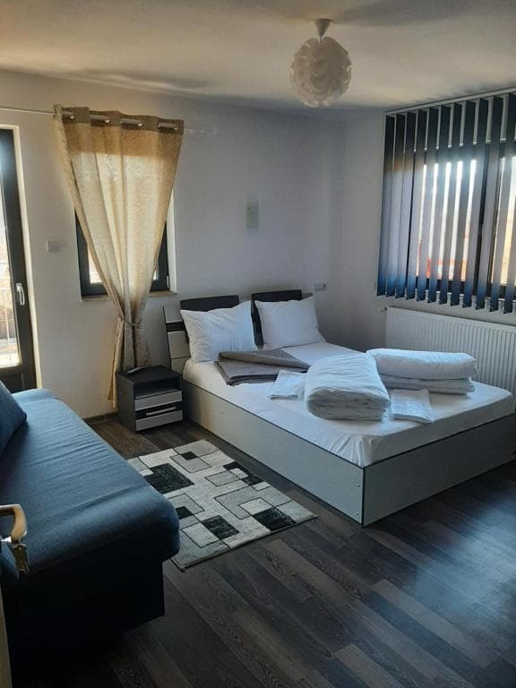 Apartamente Ambrus E Studio 21 Praid