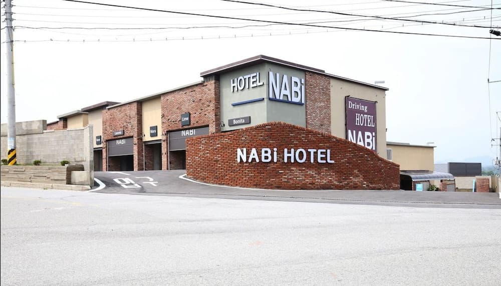 Nabi Hotel