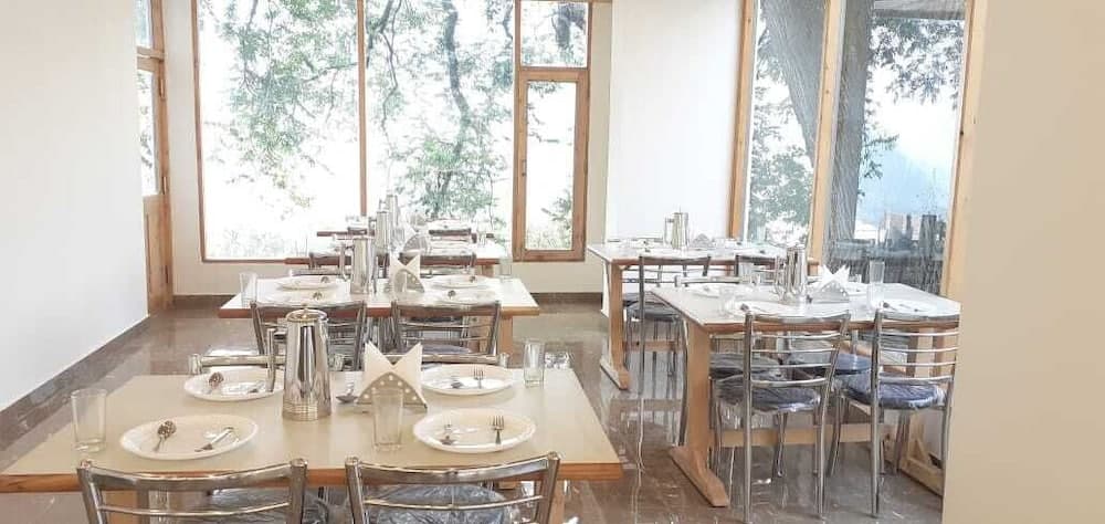 Hotel Himalayan Oak