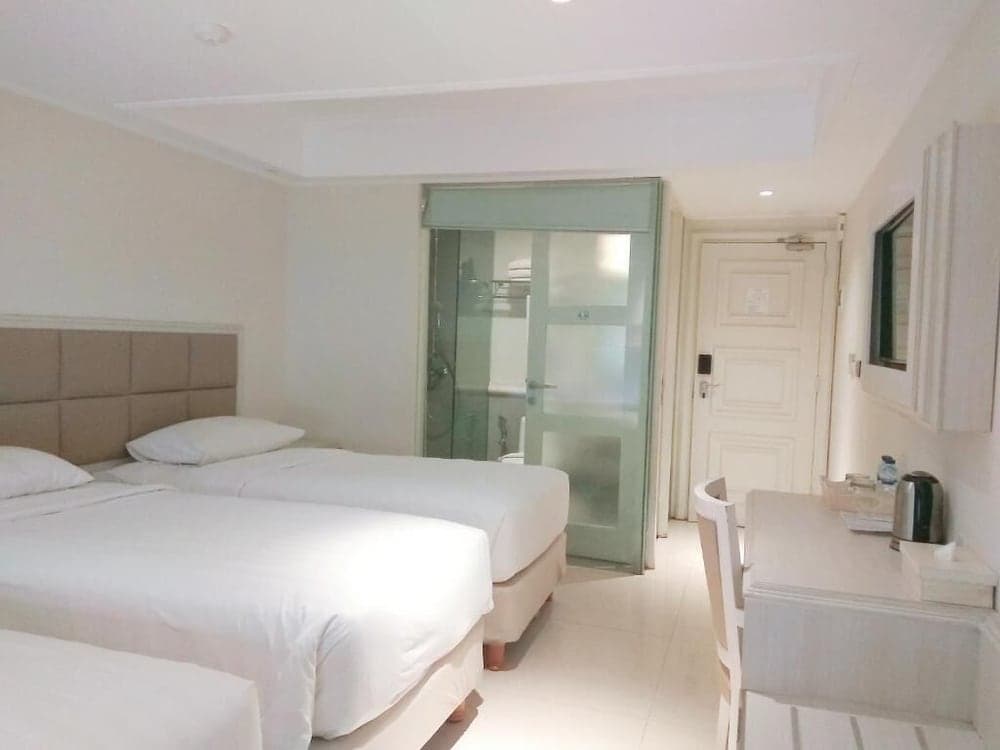 Alron Hotel Kuta Powered by Archipelago