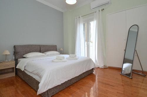 Patisia, a minimal apartment