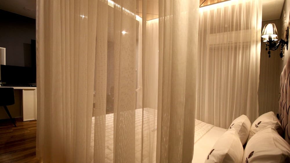 2Night Hotel