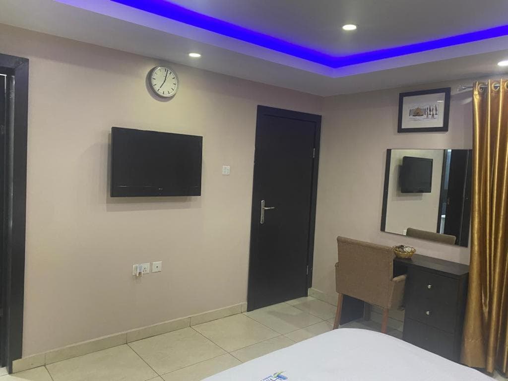 Hillside Gardens Studio A- 7B Abimbola Awoniyi Close Victoria Island