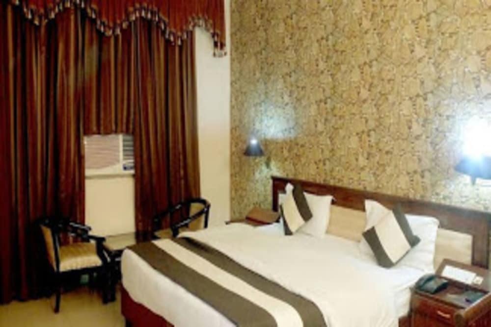 Nouva by Dcrest Hotel
