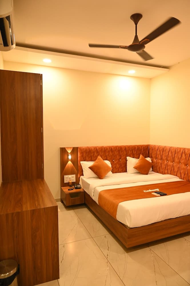Hotel Embassy INN