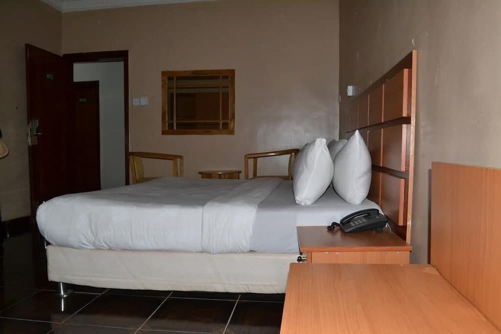 Gracious Hotel
