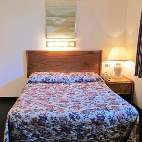 Cozy Cove Beachfront Resort Inn
