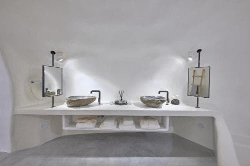 Cave Suite Oia