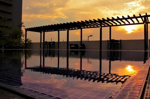 Trinitarias Suites