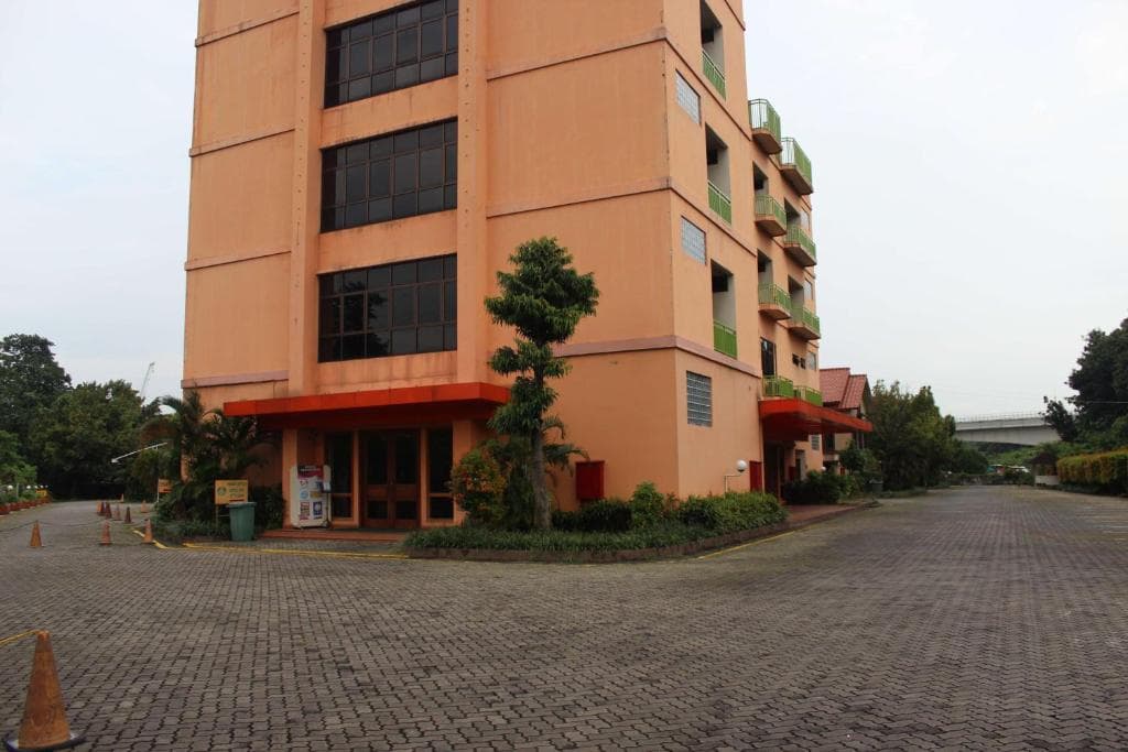 Hotel 678 Cawang powered by Cocotel